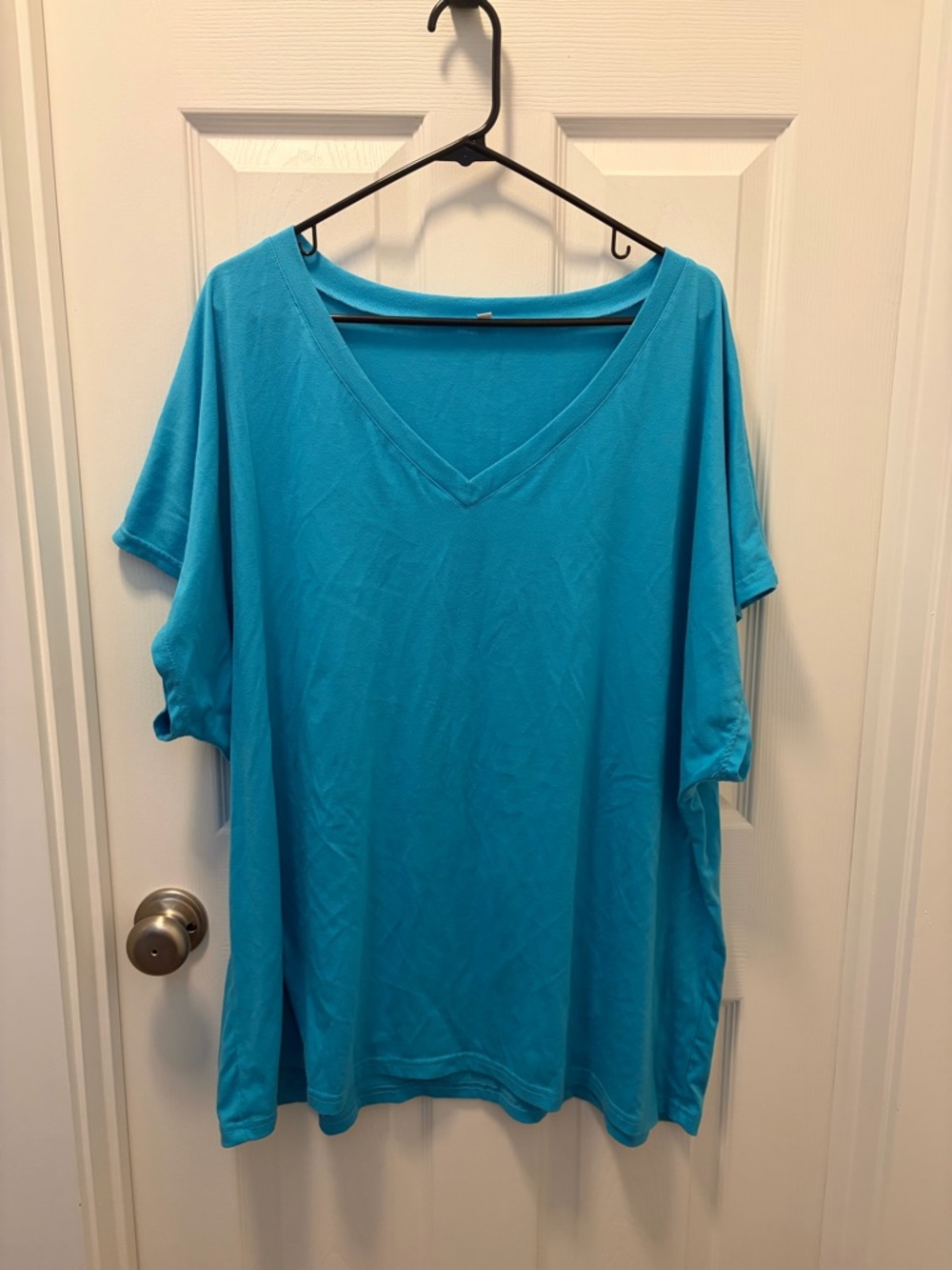 Classic V-Neck Plus Size Tee in Bright Turquoise